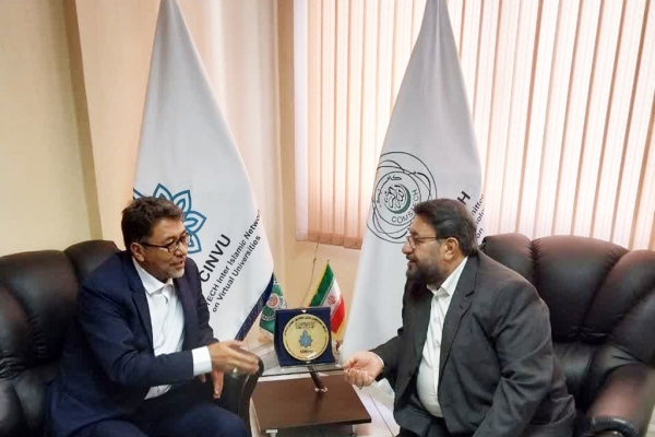 التقى الأمين العام لـشبكة كومستيك الإسلامية حول الجامعات الافتراضية برئيس جامعة جوهرشاد الأفغانية