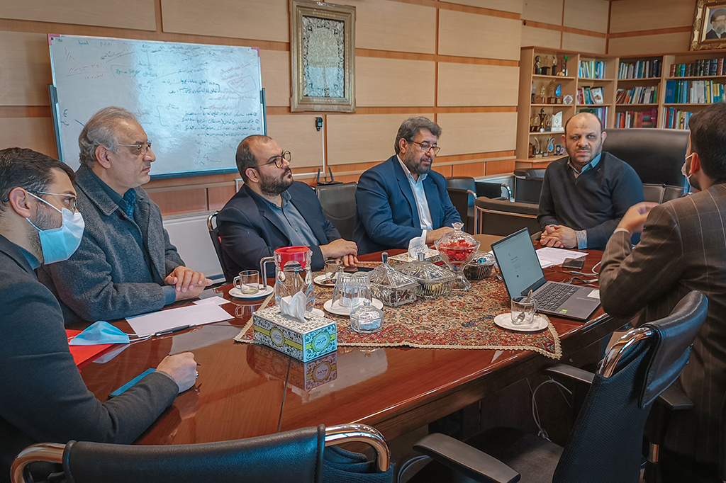 لقاء الأمين العام لـشبكة كومستيك الإسلامية حول الجامعات الافتراضية مع نائب وزارة التعاون والعمل والرعاية الاجتماعية الإيرانية