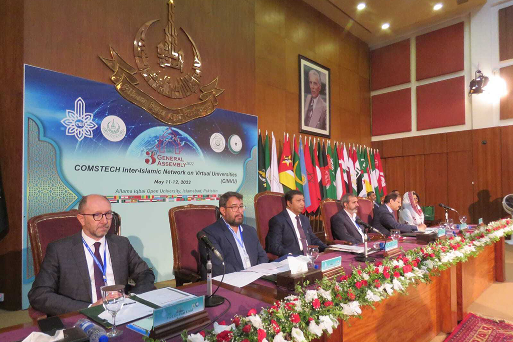 Dr. Najafi Barzegar: The CINVU will become the main hub of science and technology in the world