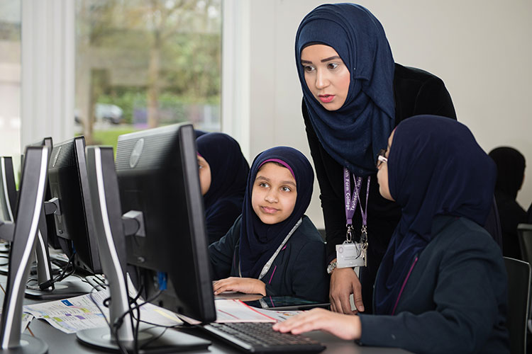 FOSTERING E-LEARNING IN EGYPT AND ARAB WORLD