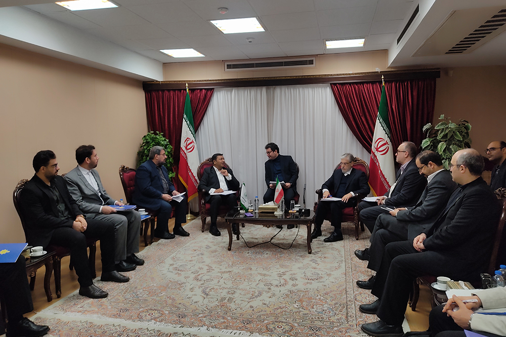 Examen des Solutions pour Élargir la Coopération Entre le MSRT d'Iran et COMSTECH